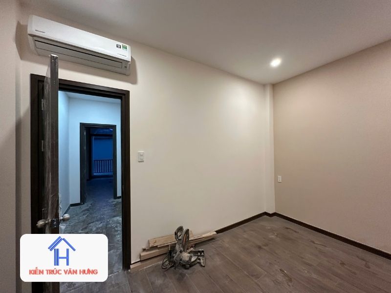 Thực hiện những bước cuối để hoàn thiện ngôi nhà