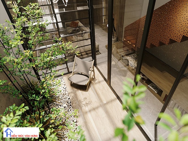 Thiết kế sân vườn nhỏ đón nắng ngay trong khu vực phòng khách