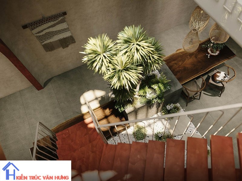 Khu vực cầu thang được trang trí theo phong cách nhiệt đới
