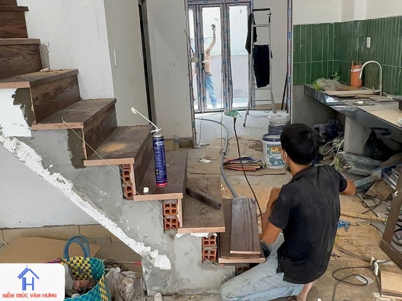 Khi nào gia chủ nên chọn thuê nhân công riêng