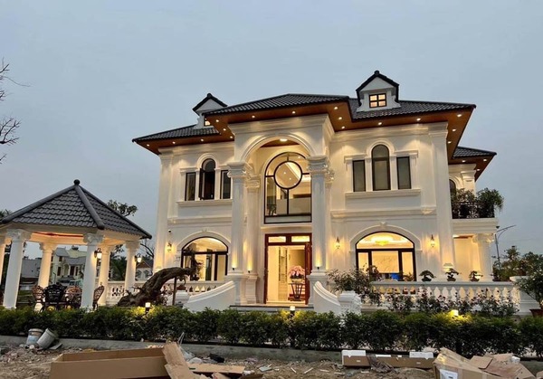 Biệt thự 2 tầng hiện đại là loại hình nhà ở cao cấp được thiết kế với 2 tầng chính