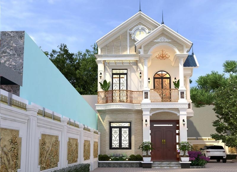 Nhà phố tân cổ điển với cột trụ đối xứng và gian tường rào cầu kì