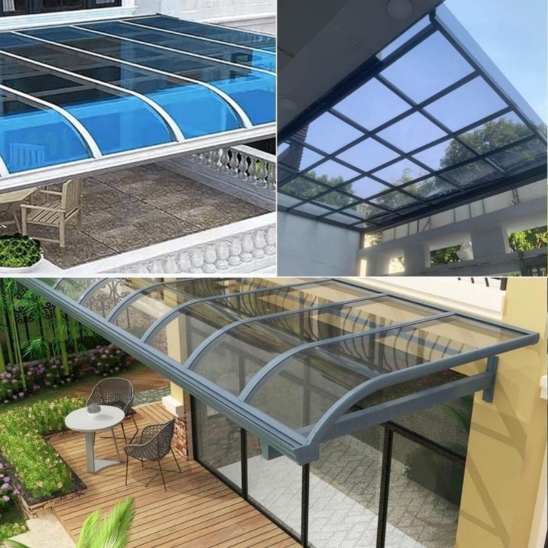 Tấm polycarbonate làm mái che lấy sáng cho sân và ban công nhà phố