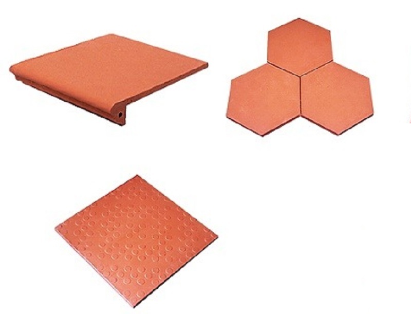 Gạch tàu thường có màu đỏ hoặc đỏ nâu
